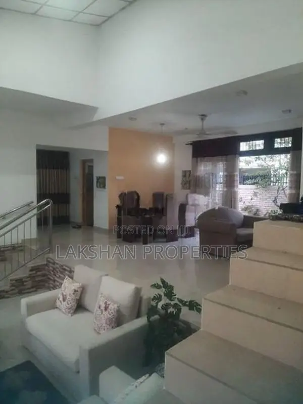 House For Sale In Arewwala Pannipitiya