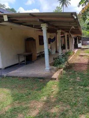 Minuwangoda : 3BR (60 perches) House for Sale at Ellangala