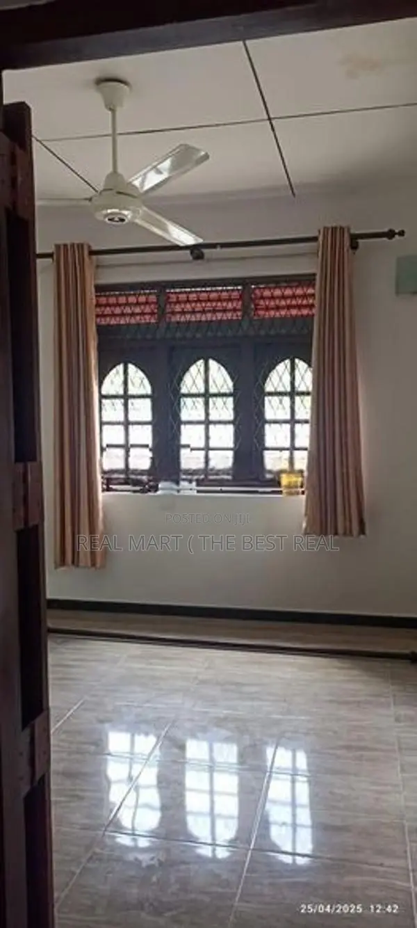 Moratuwa : 5 A/C BR (27.8P) House for Sale at Katubedda