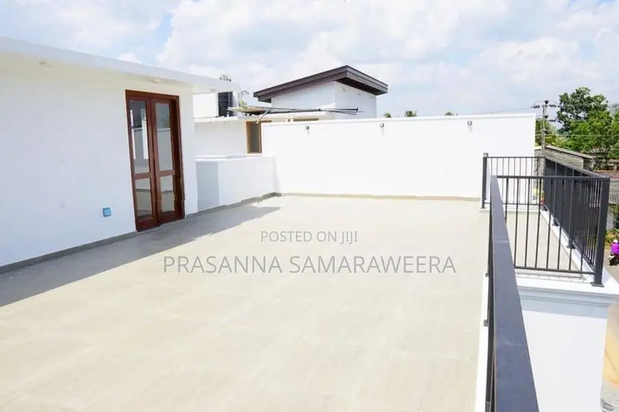 Solid Brand New Modern Super Luxury 2 Storey House for Sale Piliyandal