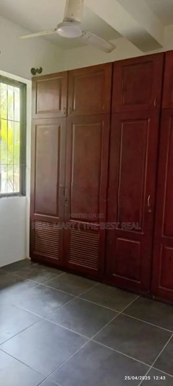 Moratuwa : 5 A/C BR (27.8P) House for Sale at Katubedda