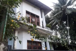 Kandy : 4BR (10 perches) House for Sale at Galagedara