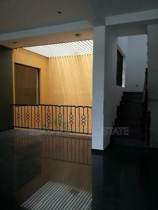 Spacious 5-Bedroom Two-Storey Residence in Malabe | SH15317
