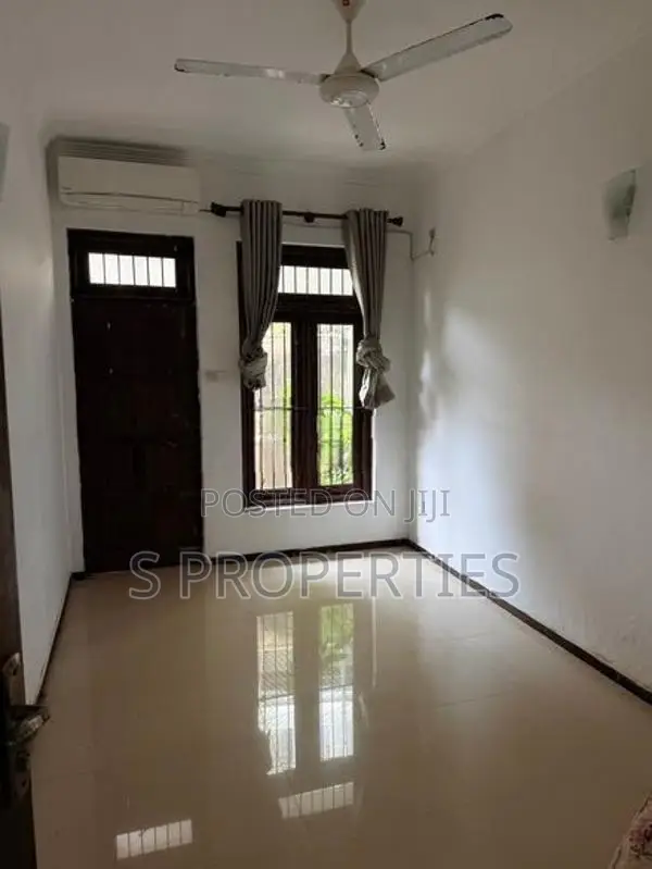 Solid house for sale in Mount Lavinia