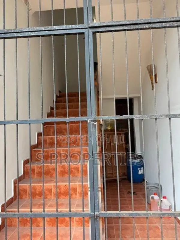 Solid house for sale in Mount Lavinia