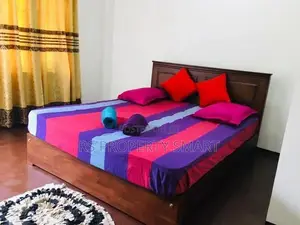 8 Bedrooms Villa House For Rent - Pelawatta
