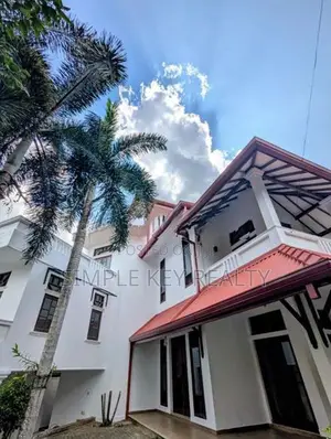 Beutiful three store house for sale in gampaha