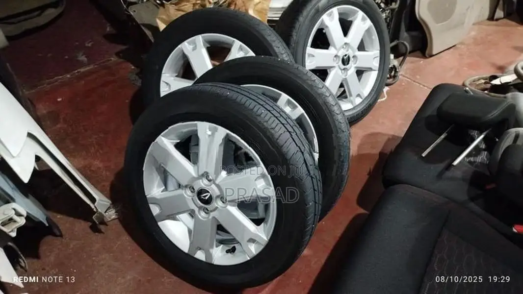 Daihatsu Taft Tyre Alloy Wheels 16x4