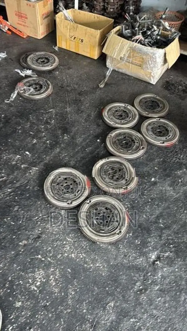 Honda engine fly wheel vezel gp5 grace