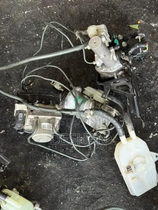 Honda fit gp5 abs unit T5CJ1