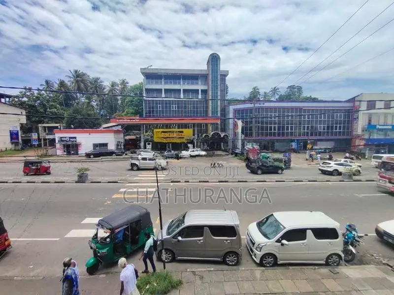 COMMERCIAL LAND / BUILDING For SALE KADAWATHA කඩවත