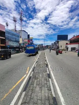 COMMERCIAL LAND / BUILDING For SALE KADAWATHA කඩවත