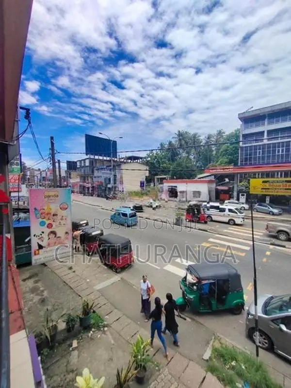 COMMERCIAL LAND / BUILDING For SALE KADAWATHA කඩවත