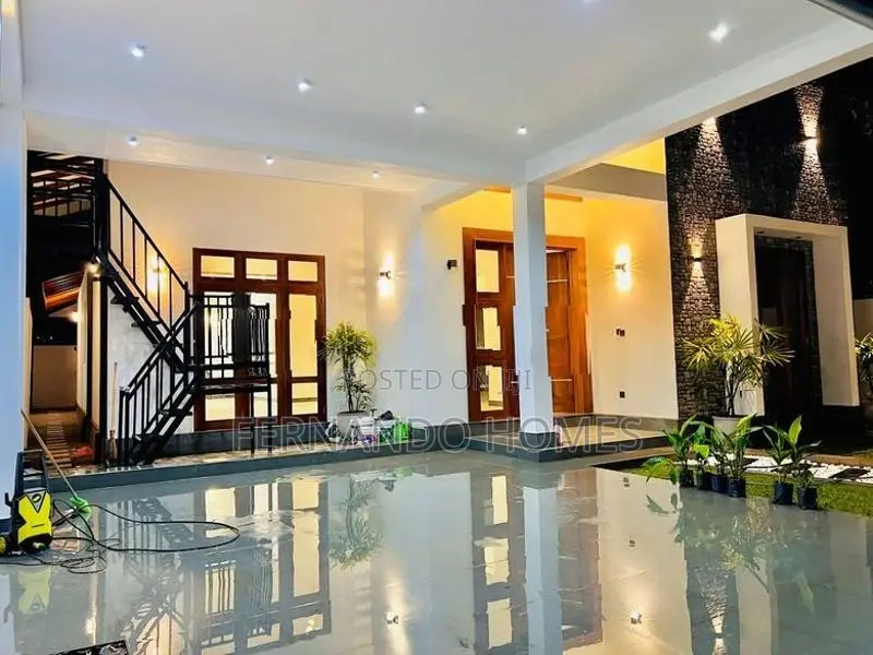 Y Junction Negombo Brand New 4 Bed Rooms House For Sale In