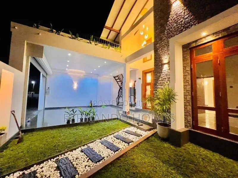 Y Junction Negombo Brand New 4 Bed Rooms House For Sale In