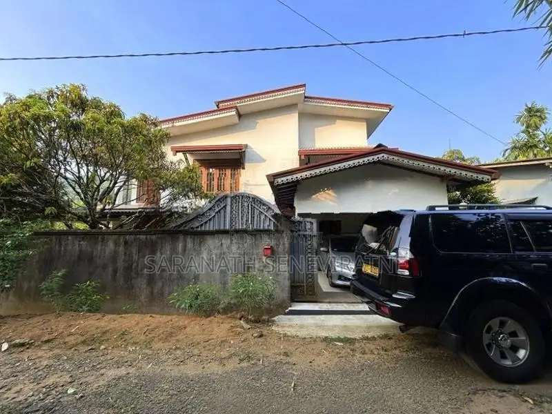 Solid House Rarely Used From Meepe - Close to High-Level Rd Homagama