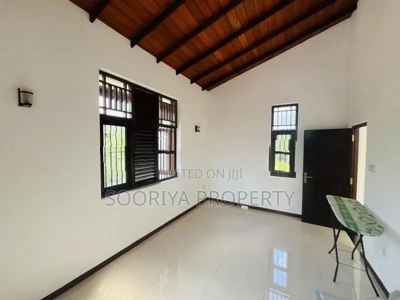2 Storey Luxury Modern House for Sale in Boralesgamuwa