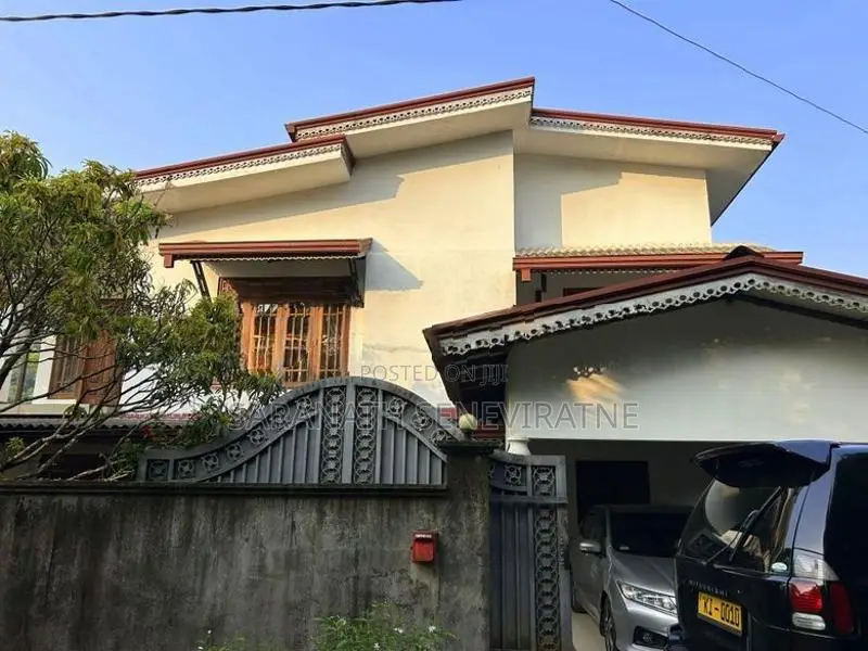 Solid House Rarely Used From Meepe - Close to High-Level Rd Homagama