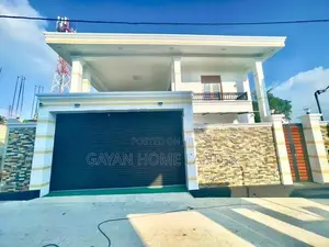Brand New Luxury Thriple Storey House in Boralesgamuwa