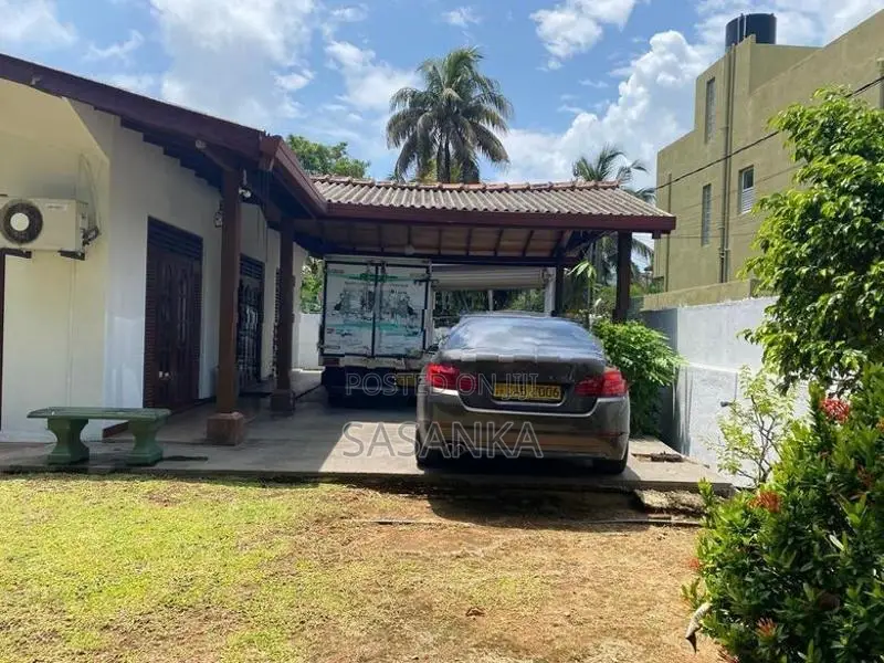 Moratuwa Katubedda 27.8 Perches Land With House For Sale