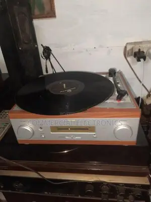 3 speed turntable with FM radio amp and speakers