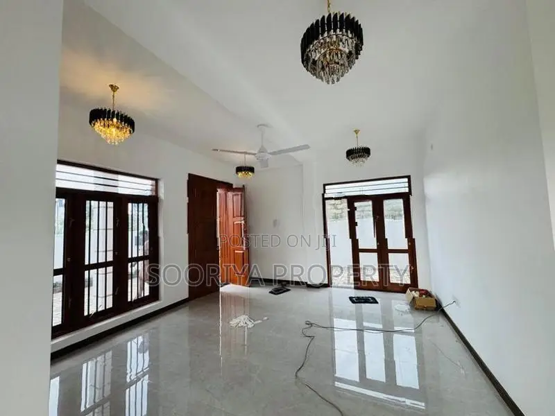 Uncommon Designed Brand New Luxury House for Sale in Kottawa Piliyanda