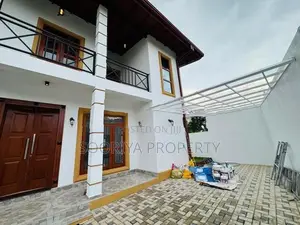 Uncommon Designed Brand New Luxury House for Sale in Kottawa Piliyanda
