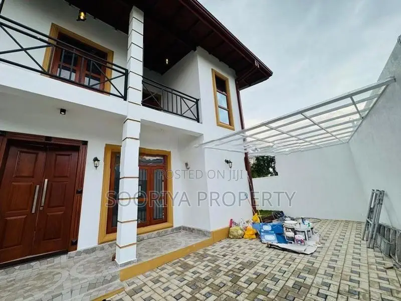 Uncommon Designed Brand New Luxury House for Sale in Kottawa Piliyanda
