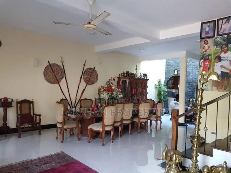 Luxury House For Sale In Boralesgamuwa Lake Road