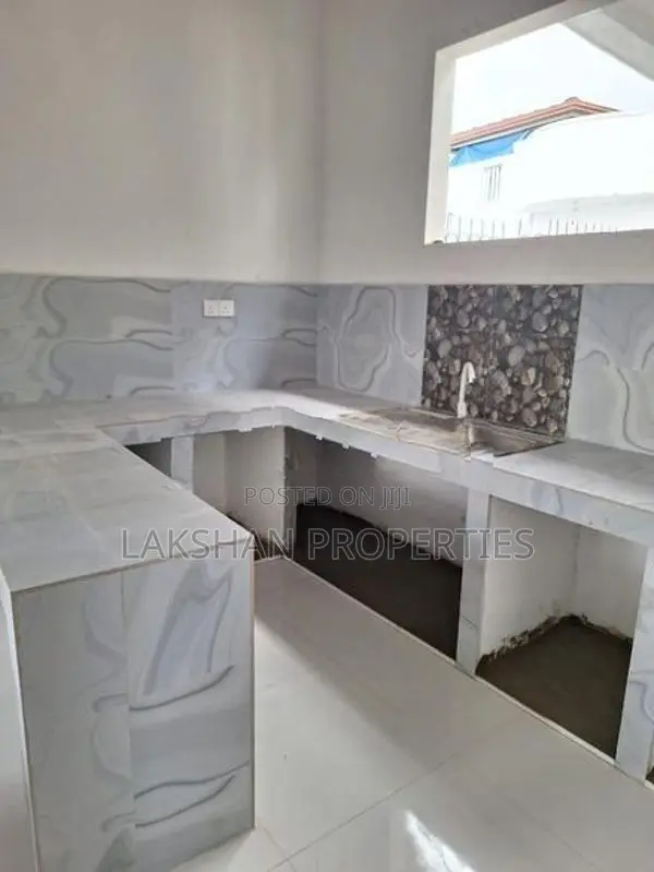 Luxury House For Sale In Boralesgamuwa Lake Road