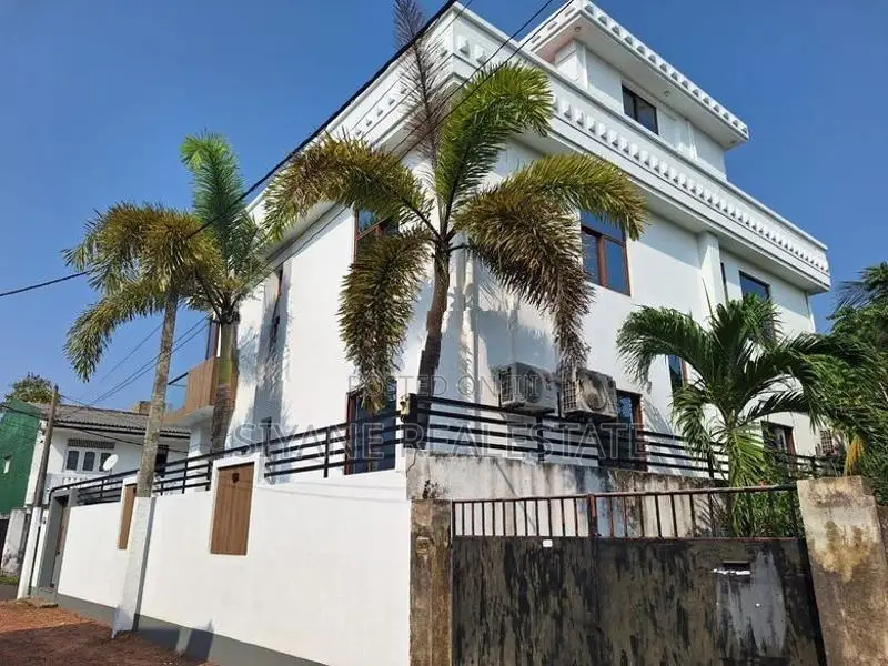 Super Modan Luxury House For Sale in Dehiwala