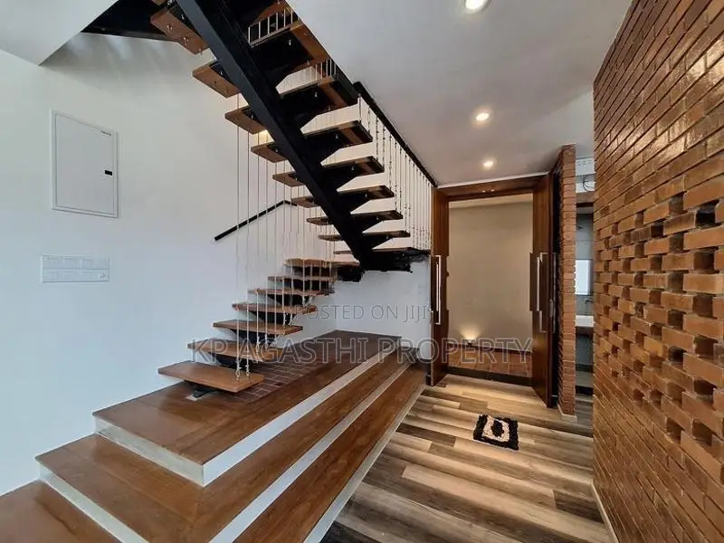 katubadda junction luxury house for sale