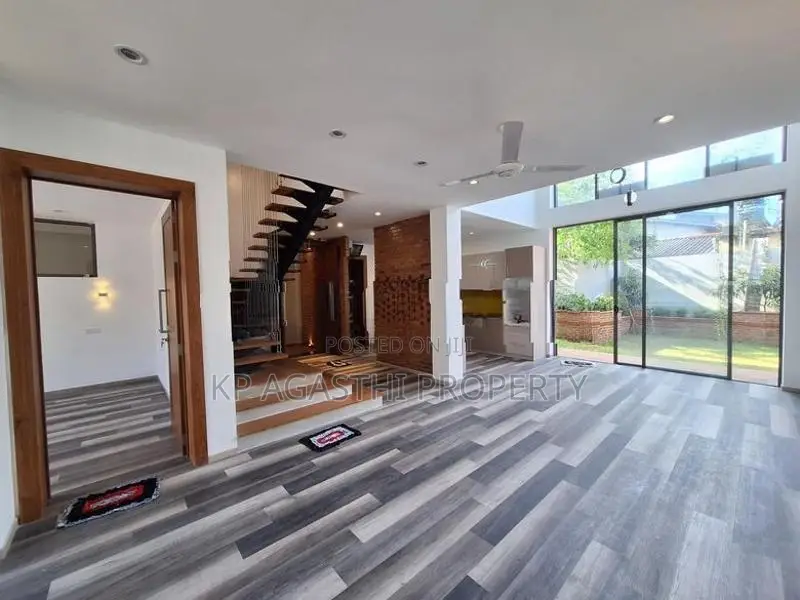 katubadda junction luxury house for sale