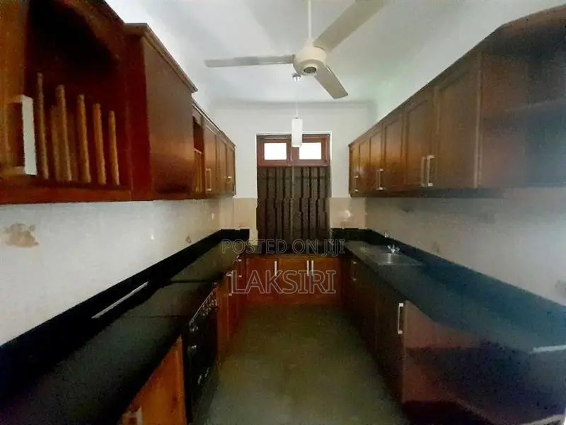 Luxury Modern House for Sale Nugegoda Mirihana, Pagiriwatta Mawatha