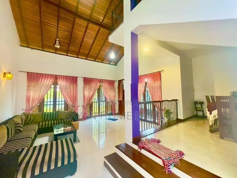 පර්චස් 20ක් සහිත නවීන දෙමහල් නිවසක් විකිණීමට කොටගෙදර පිලියන්දලින්
