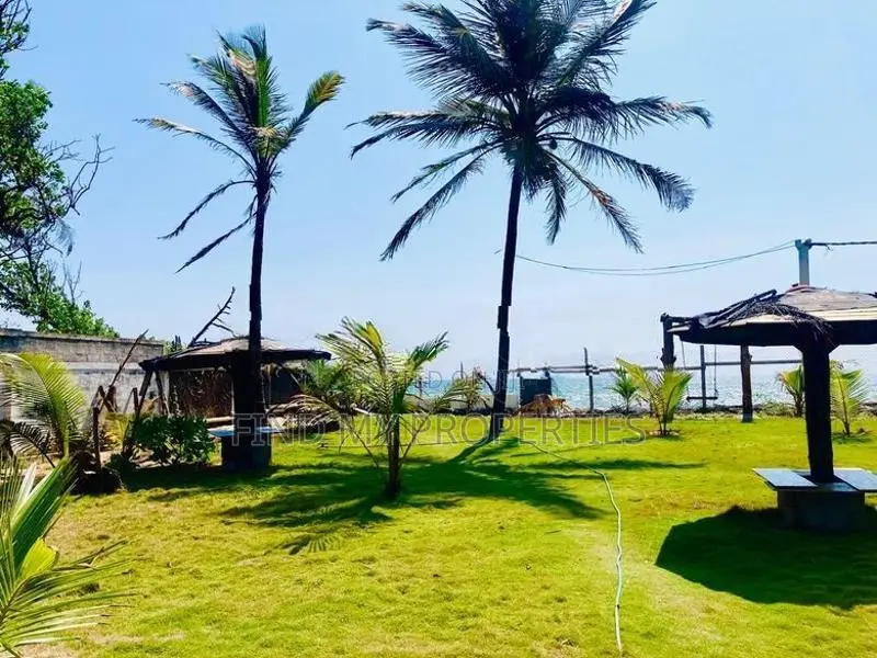 Beach Land For Sale In Uswetakeiyawa - Wattala