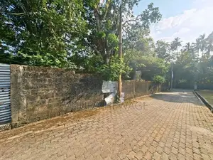මාලබේ, හෝකන්දර ප්‍රදේශයේ පිහිටි ඉඩමක් විකිණීමට ඇත. (ID : HKND008S)
