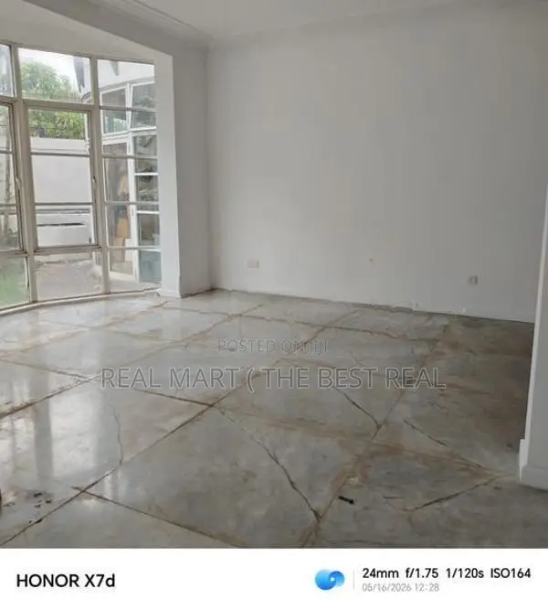 Colombo 7 : 7BR Luxury A/C villa for Rent at Bauddhaloka Mawatha