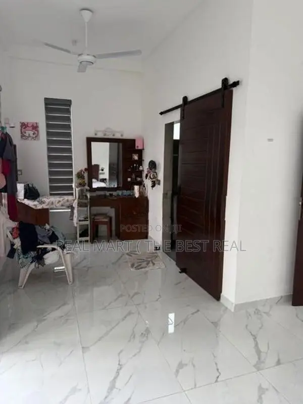 Piliyandala : 4BR Super Luxury House for Sale Facing Bolgoda Lake