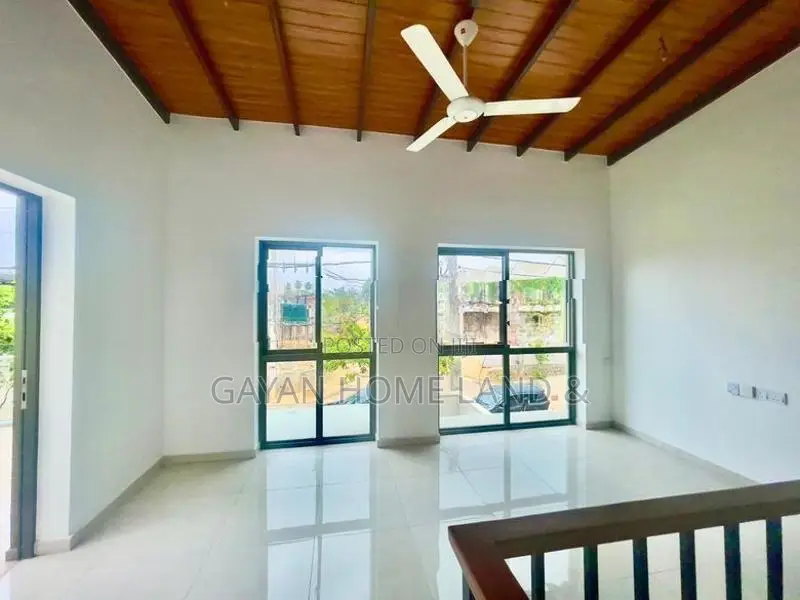 Brand New Luxury Villa's House In Canterbury Golf Appartement Gonapola