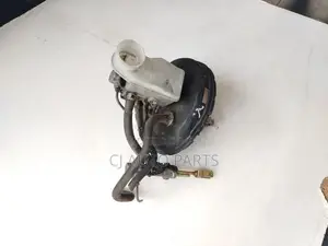 Toyota Vitz SCP10 Brake Booster Master Pump