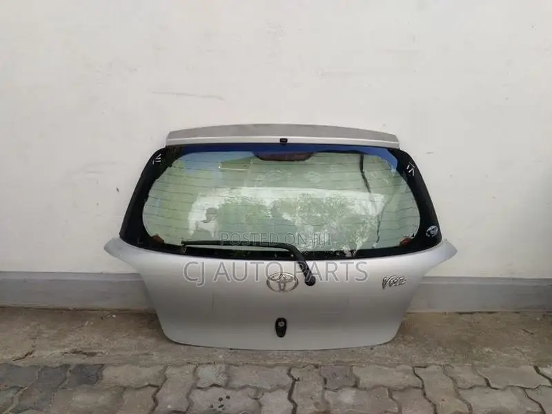 Toyota Vitz Scp10 Dicky Door