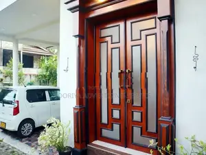 Luxury House with Garden & Parking in Hokandara
