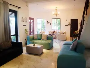 Luxury House with Garden & Parking in Hokandara