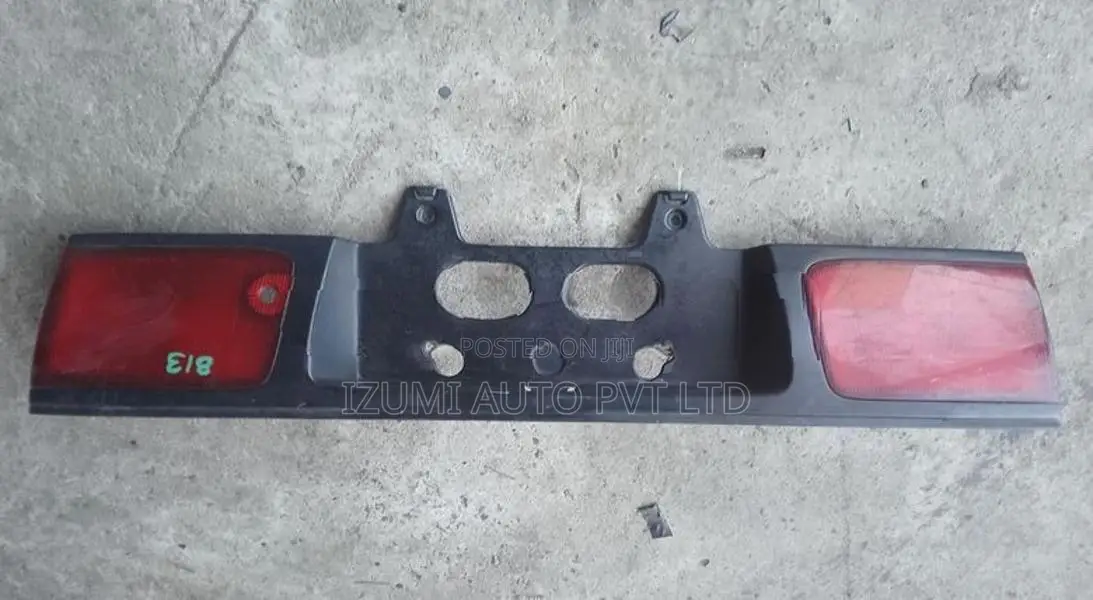 Nissan sunny B13 dicky garnish