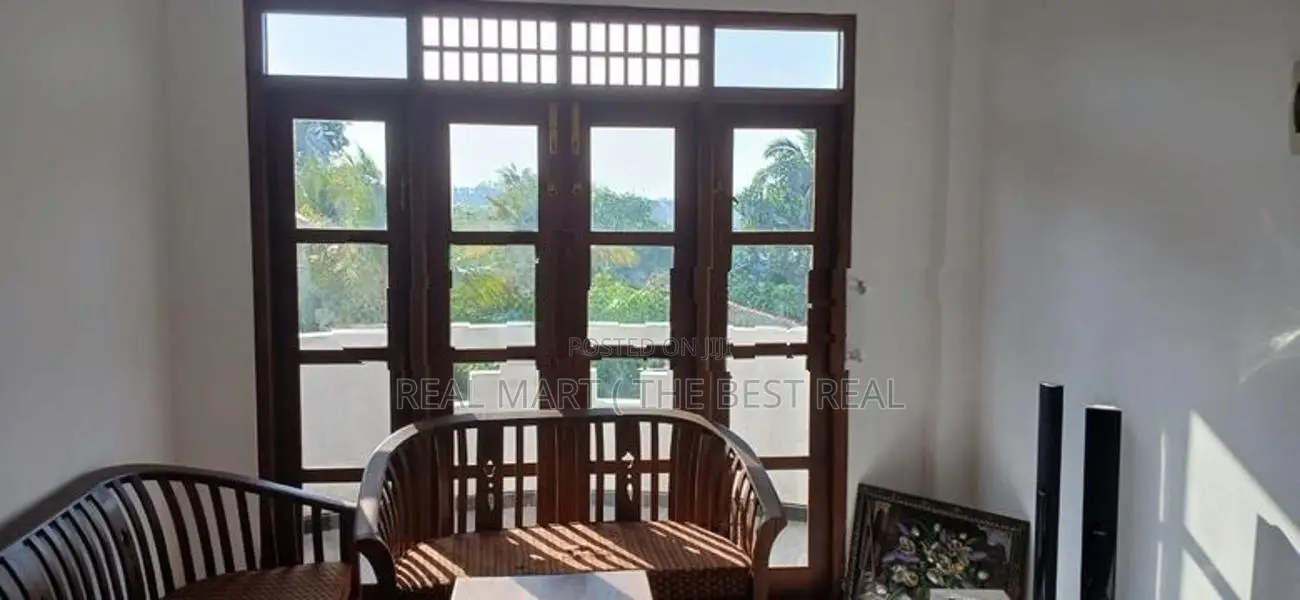 Mulleriyawa : 9BR (15.6P) House for Sale