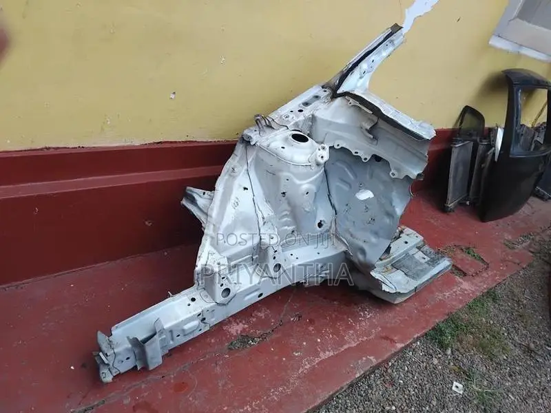 Toyota Axio 165 Front Body Cut