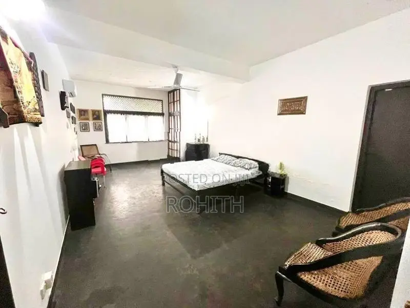 20 Perch House in Barnes Avenue, Mount Lavinia Sale