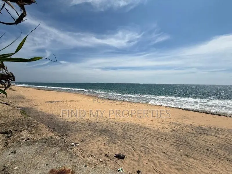 Beach Land for Sale in Pamunugama