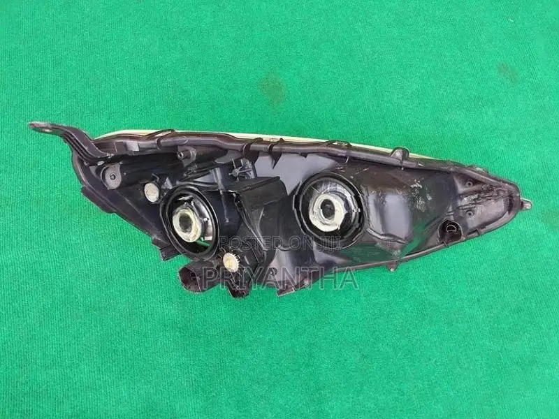 Toyota Aqua Head Light